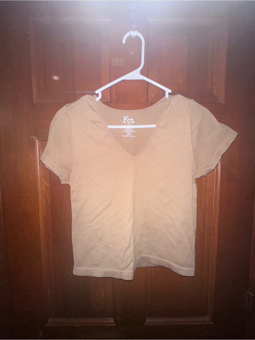 Fct V‑Neck Short Sleeve Crop Top in Tan